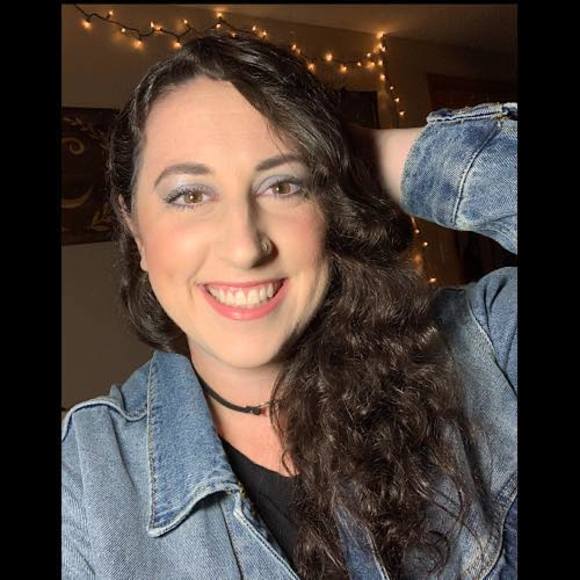 Profile Picture of Carly Bosse (@cmbosse12) on Poshmark