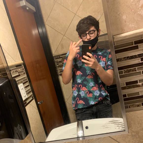 Profile Picture of Justin Acevedo (@justin20acevedo) on Poshmark