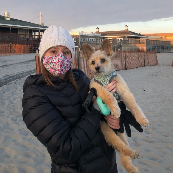 Profile Picture of Erica Andronowitz (@eandronowitz) on Poshmark