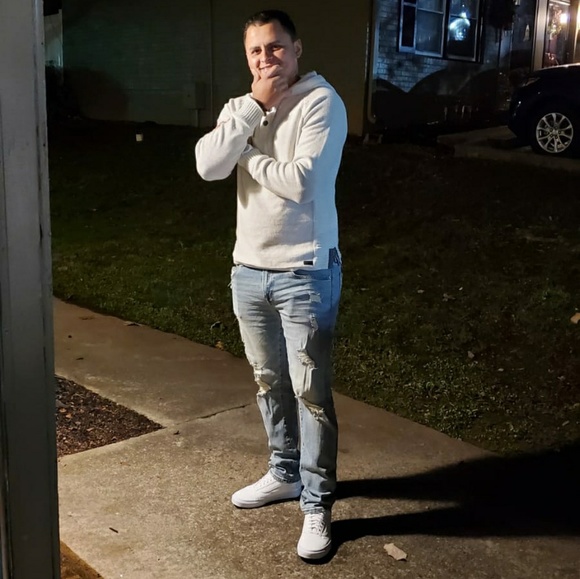 Profile Picture of Fredy alexander CastrillÃ³n metaute (@heneas100) on Poshmark