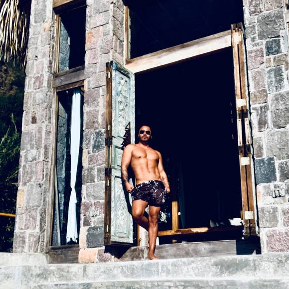 Profile Picture of Castro Sam (@castro_sam) on Poshmark