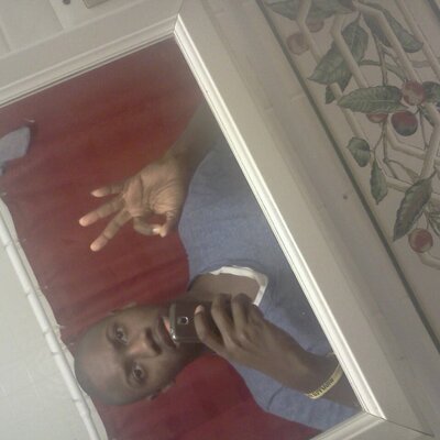 Profile Picture of Dwayne McGowan (@ITakeYoBish) on Twitter