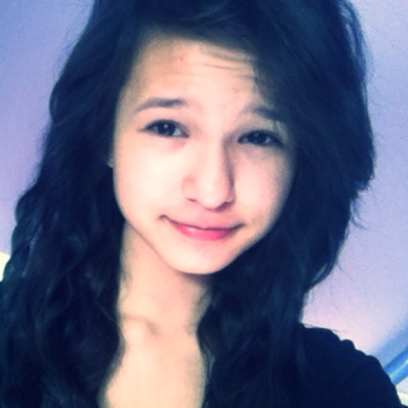 Profile Picture of Roxanne Marchuk (@nerdy_anne7023) on Poshmark