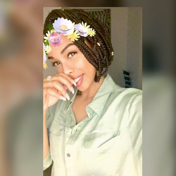 Profile Picture of Jacqueline Vaughn (@jackievaughn34) on Poshmark