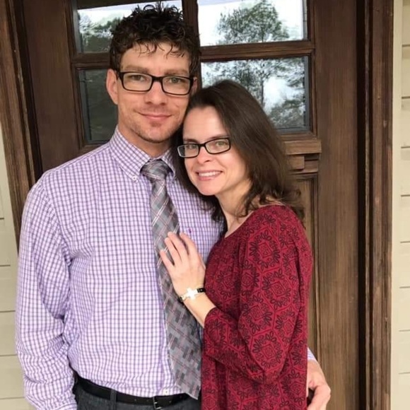 Profile Picture of Alison Stuart (@alisonlynese) on Poshmark