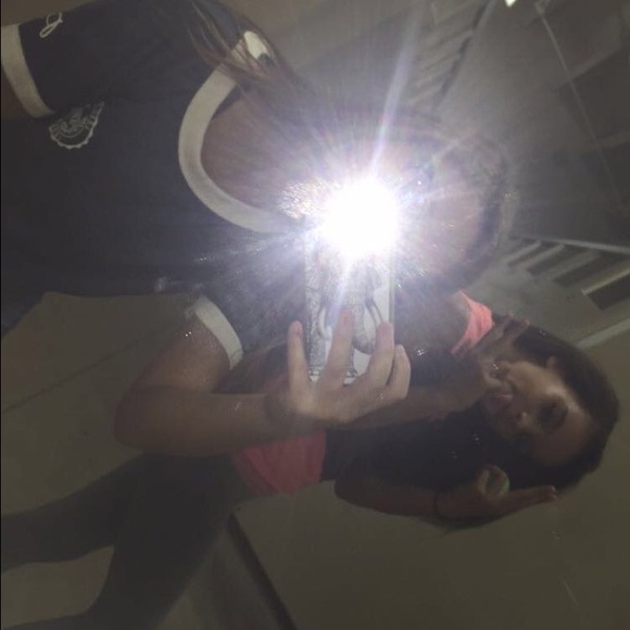 Profile Picture of Aubree Winzeler (@aubree_winzeler) on Poshmark