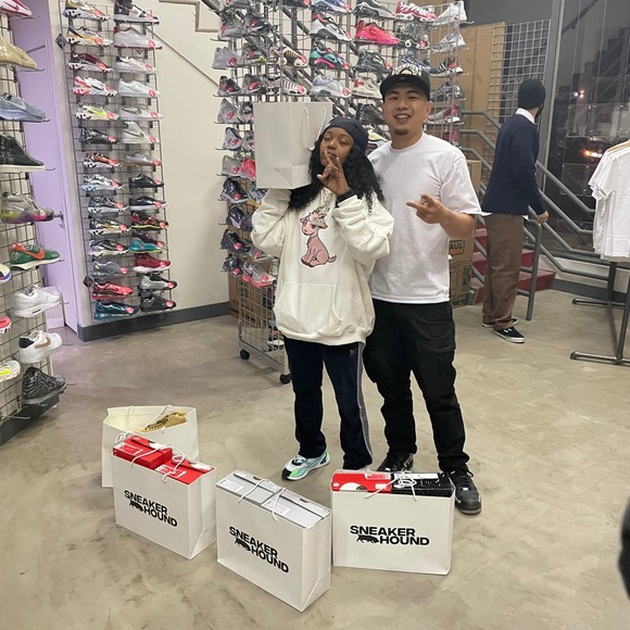 Profile Picture of Allen Kuo (@sneakerhoundco) on Poshmark