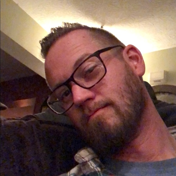 Profile Picture of Josh Emerson (@joshemerson20) on Poshmark