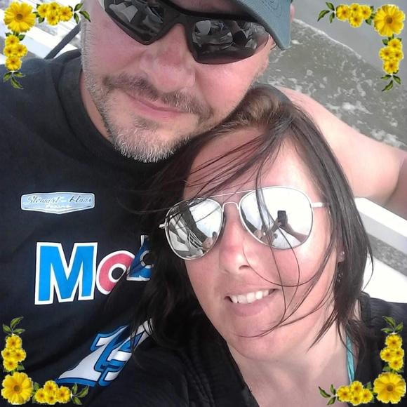 Profile Picture of Sarah Oeth (@sarahoeth) on Poshmark