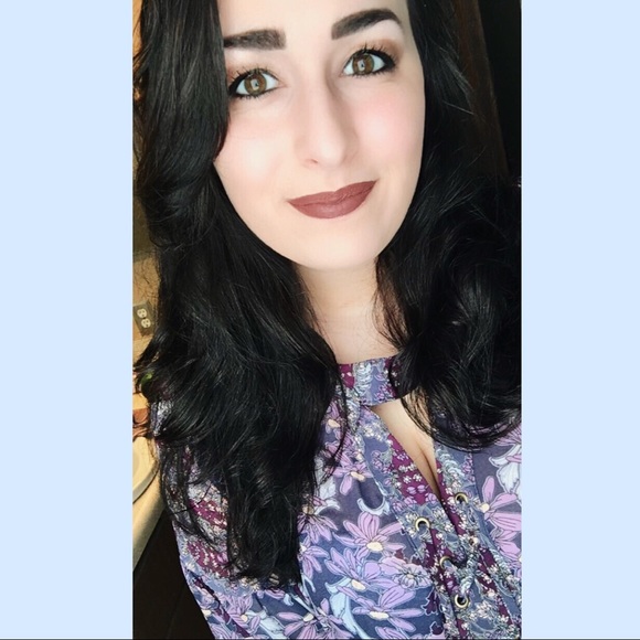 Profile Picture of Alyssa Madden (@lyssa_madds) on Poshmark