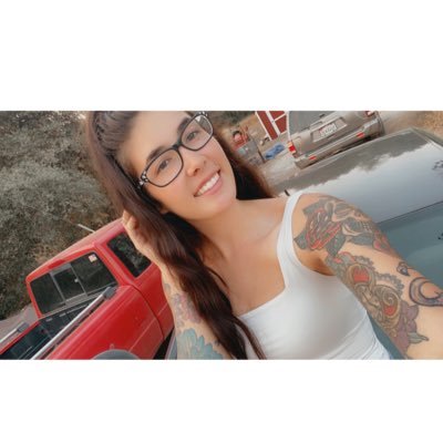 Profile Picture of Brandi 🌻 (@BrandiKayeJones) on Twitter