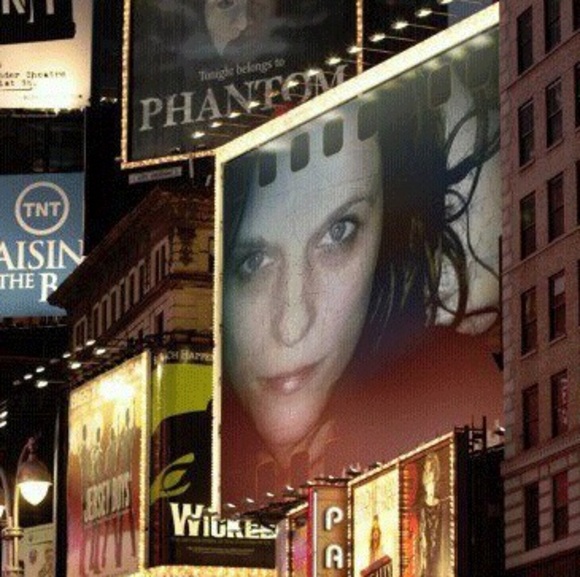 Profile Picture of Heather Doornink (@heatherdoor) on Poshmark