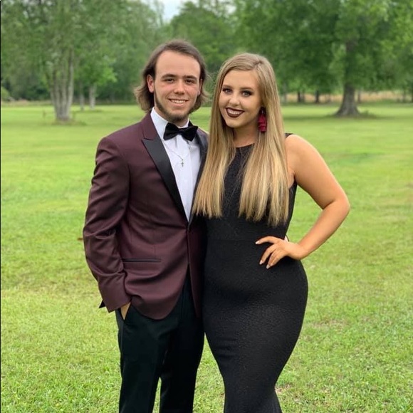 Profile Picture of Hannah Wascom (@hannahwascom) on Poshmark