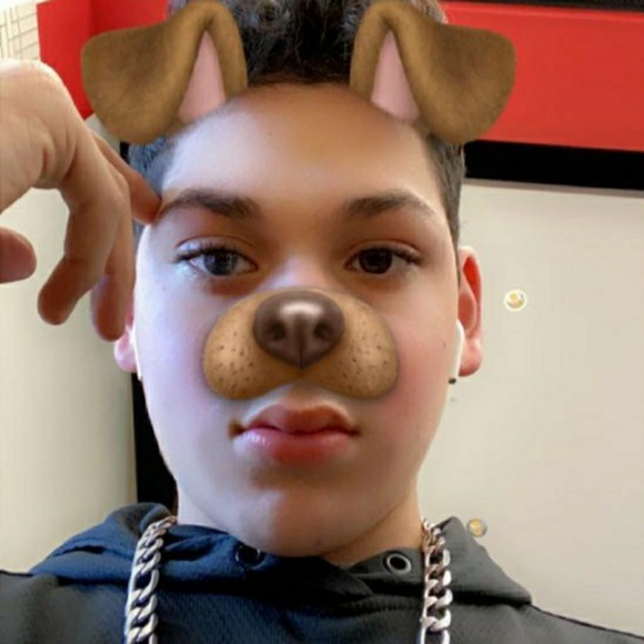 Profile Picture of Guillermo Valladares (@guillermov0813) on Poshmark