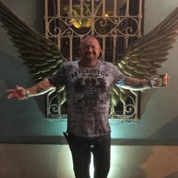 Profile Picture of Howard Cook (@bigcook850) on Poshmark