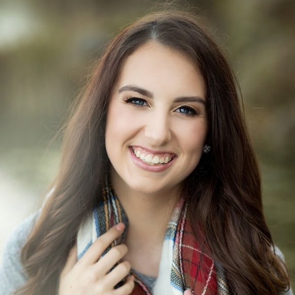 Profile Picture of Bethany Blatchford (@bblatchford) on Poshmark