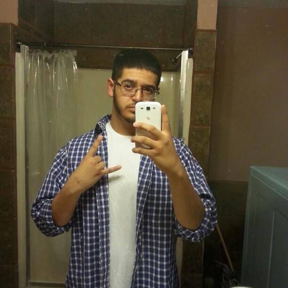 Profile Picture of Lorenzo Marquez (@lmarquez5) on Poshmark