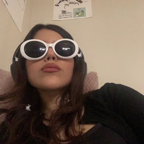 Profile Picture of Beth Ramirez (@bethauroraa) on Poshmark