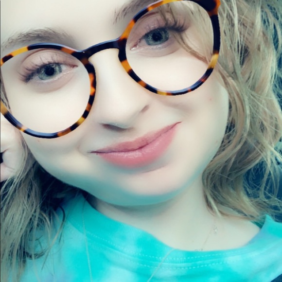 Profile Picture of Megan Doolan (@megan_doolan) on Poshmark