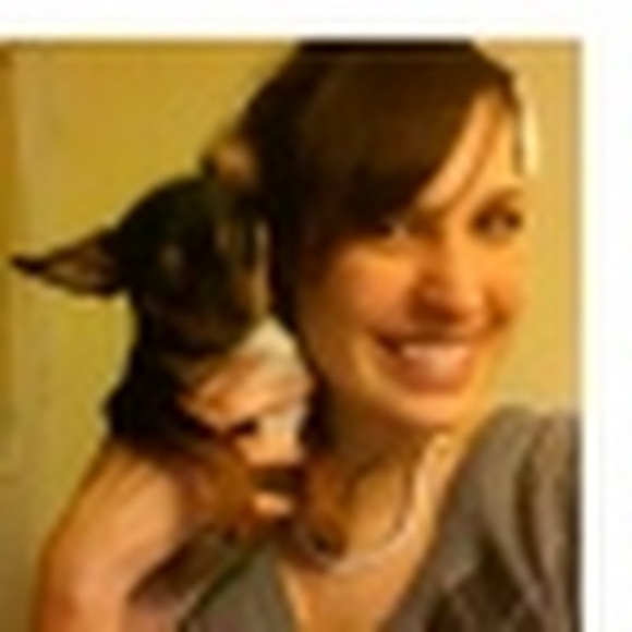 Profile Picture of Amy Simmons (@amysimmons742) on Poshmark