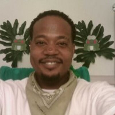 Profile Picture of Larry Bledsoe (@beezy326) on Twitter