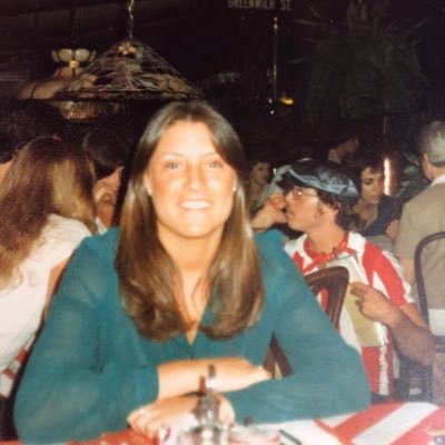 Profile Picture of Lori Sutton (@LoriSut94517250) on Twitter