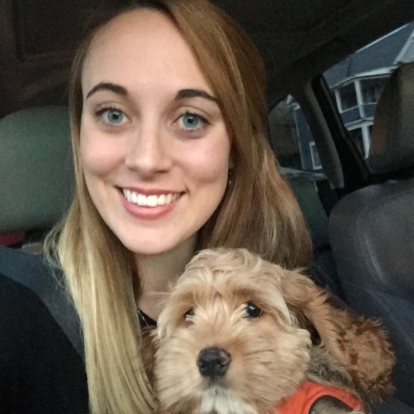 Profile Picture of Michelle Gimbar (@mgimbar) on Poshmark
