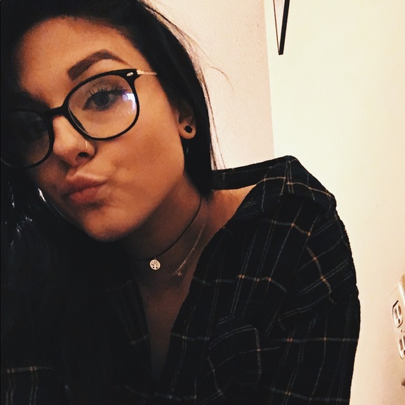 Profile Picture of Krissy Boldt (@krissynicole18) on Poshmark