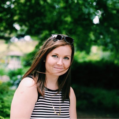Profile Picture of Julia Larson (@heyjules_) on Twitter
