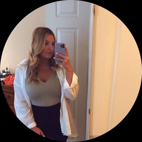 Profile Picture of Diana Demarzio (@dianadem) on Poshmark