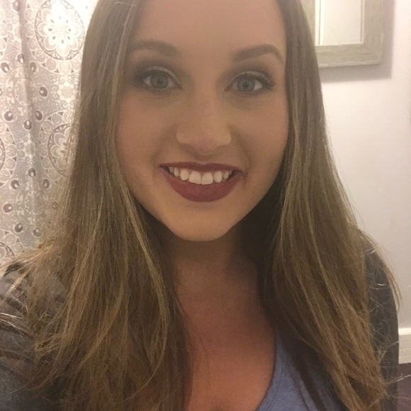 Profile Picture of Jenny Schmerge (@jenschmerge) on Poshmark