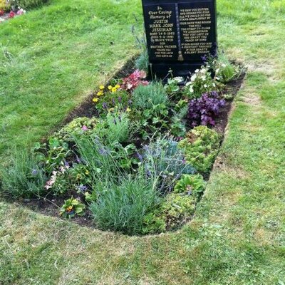 Profile Picture of Dave Charnley (@GravesideCo) on Twitter