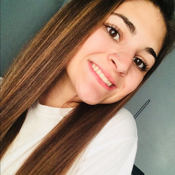 Profile Picture of Madeline Latimer (@maddilattti) on Poshmark