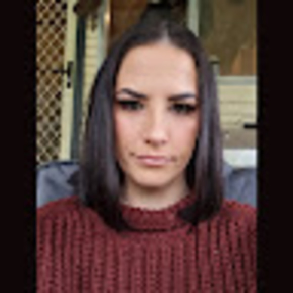 Profile Picture of Alisha Arragon (@alishalee1996) on Poshmark