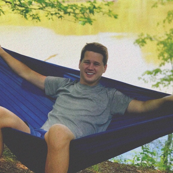 Profile Picture of Austin Desadier (@austin82291) on Poshmark