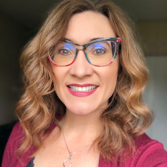 Karen Diaper - Poshmark Profile Picture of Karen Diaper (@karmardia) on Poshmark