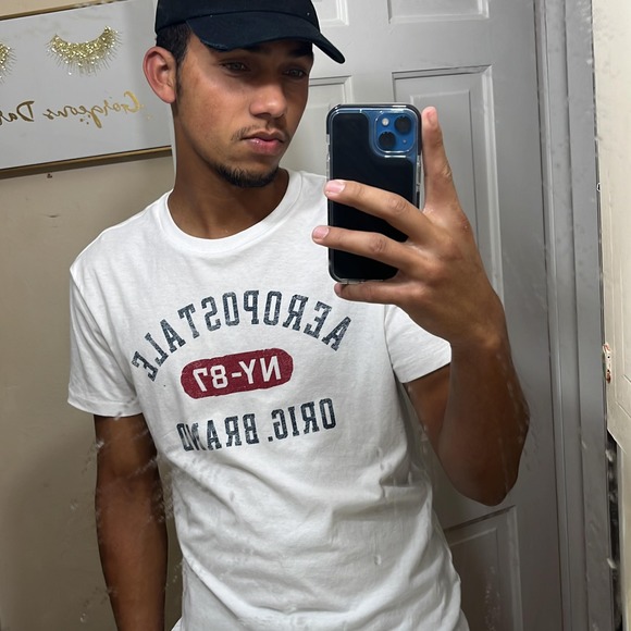 Profile Picture of Lucas Santos (@lucassantos181) on Poshmark