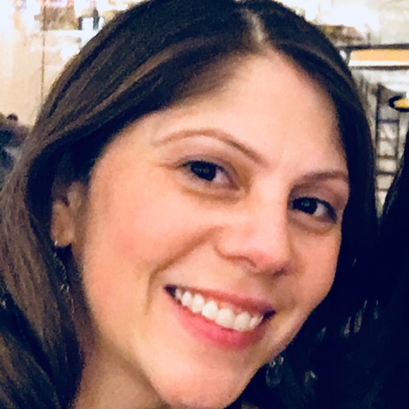 Profile Picture of Deborah Gonzalez (@angellife81) on Poshmark