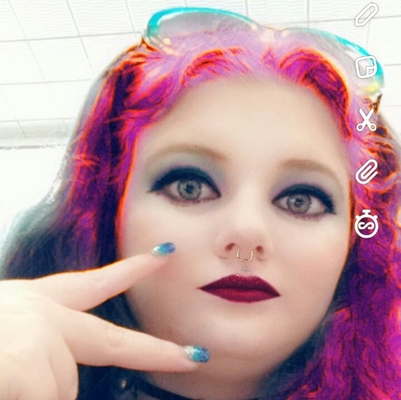 Profile Picture of Skylla Troedel (@44geema) on Poshmark