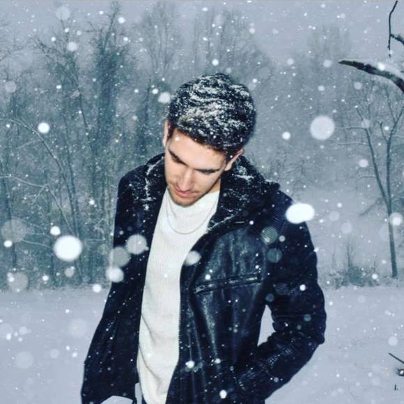 Profile Picture of Michael Magill (@michaelmagill) on Poshmark