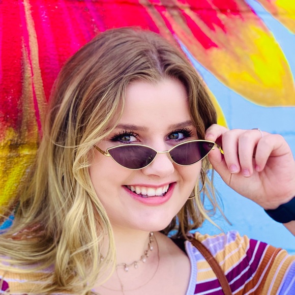 Profile Picture of Karlee Keeter (@karlee7734) on Poshmark