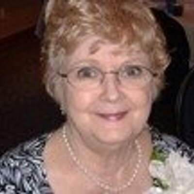 Profile Picture of Jennifer Robins (@Jennifersnovels) on Twitter