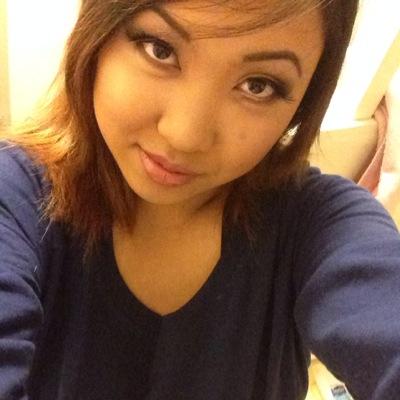 Profile Picture of SparkleLove (@CrystalCheeVue) on Twitter