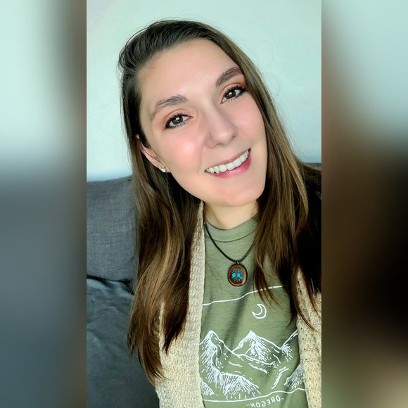 Profile Picture of Sammi Cossey (@sammy_c96) on Poshmark