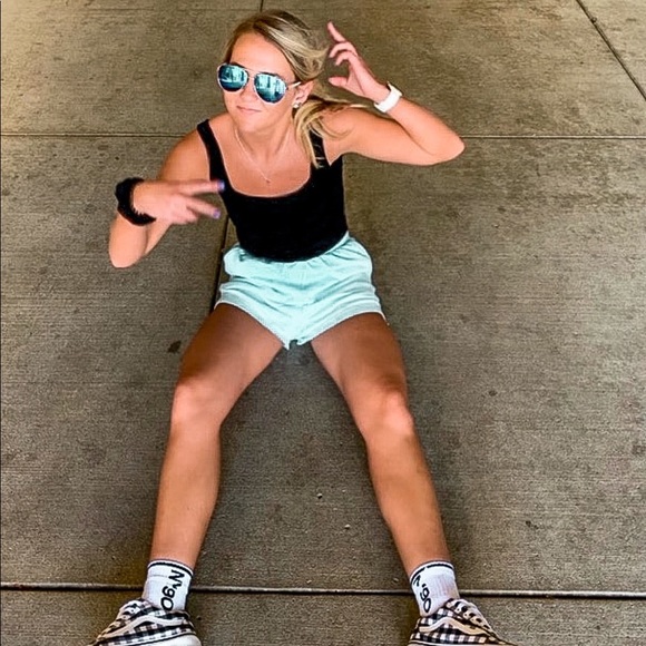 Taylor Mccuistion - Poshmark Profile Picture of Taylor Mccuistion (@tmccuistion) on Poshmark