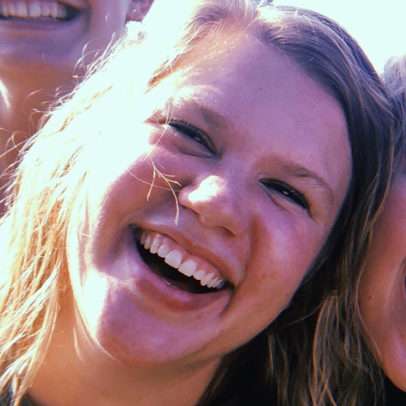 Profile Picture of Riley Kiefer (@rileymkiefer) on Poshmark