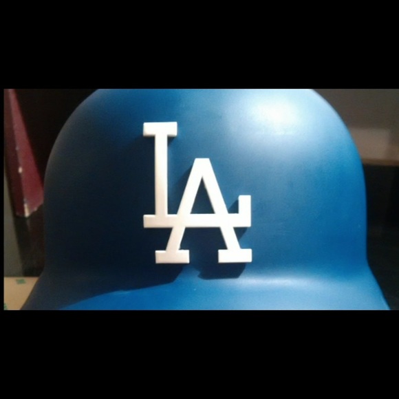 Profile Picture of Victor Pimentel (@pimentelv) on Poshmark