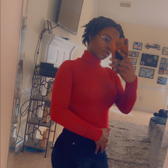 Profile Picture of Komaria Millard (@marinakilah) on Poshmark