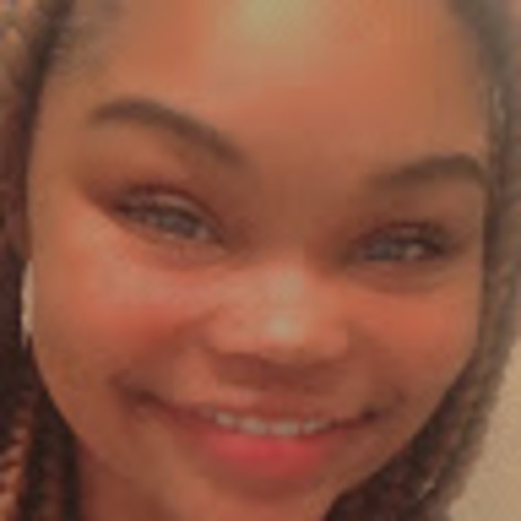 Profile Picture of Alaina Stewart (@alainastewar812) on Poshmark