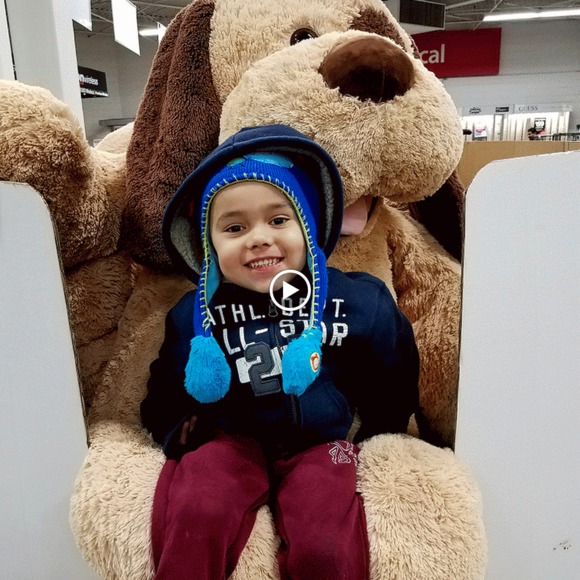 Profile Picture of Linnette Hernandez rondon (@linnette734) on Poshmark